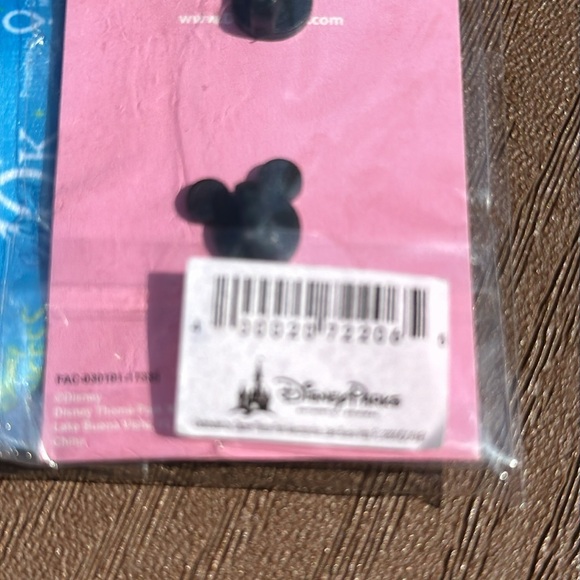 Disney Trading Pins 2018 Enchanted 10k Run Disney set of 2 NWT - Picture 3 of 7